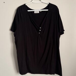 Avenue Black V-Neck Short Sleeve Top with Button Accent